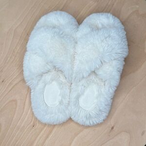 NWOT Rachel Zoe White Fuzzy Faux Fur Criss-Cross Slippers SIze XL (9.5-10.5)